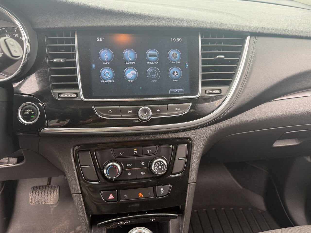 BUICK ENCORE PREFERRED Privilégiée 4 portes TA 2021 Blanc Ottawa & Gatineau - photo #6
