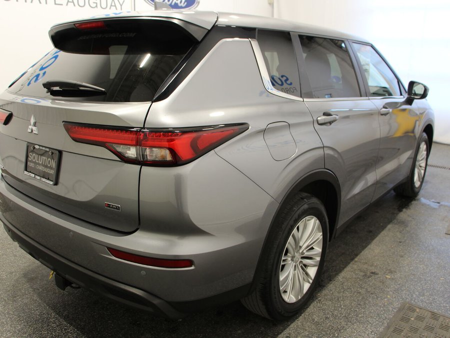 Mitsubishi Outlander ES AWD 2022 2022 Gris