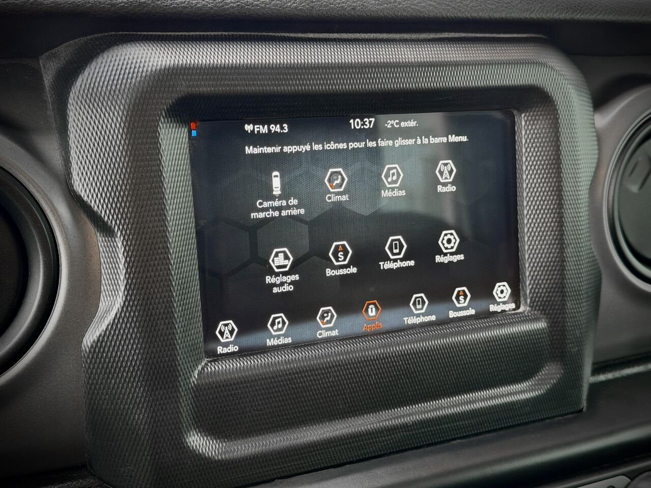 2022 Jeep Wrangler Silver Notre-Dame-des-Prairies - photo #23