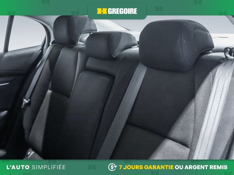 2019 Mazda 3 Silver Saint-Eustache - photo #22