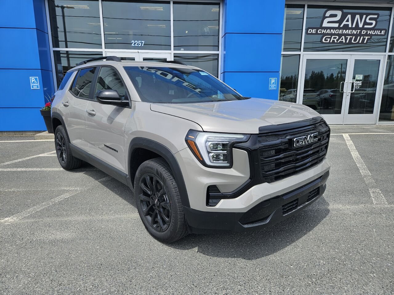 GMC Terrain Élévation 4 portes TI 2026 Pierre de rivière métallisé Thetford Mines - photo #1