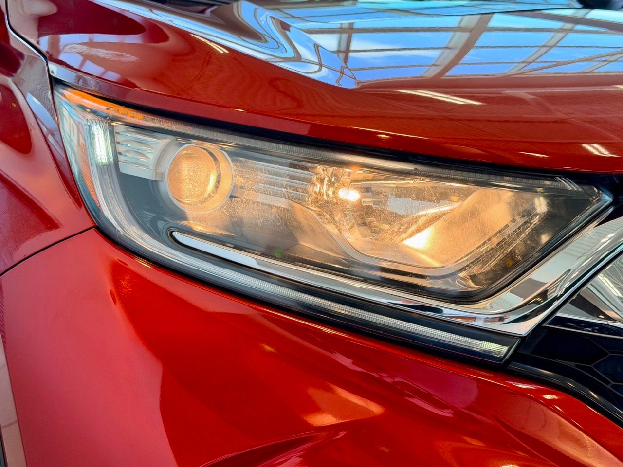 2017 Honda CR-V Red Notre-Dame-des-Prairies - photo #6