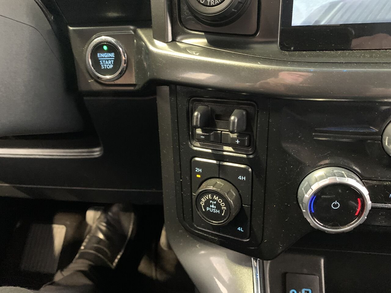 Ford F-150 SUPERCREW XLT 2023 Bleu Saint-Eustache - photo #40