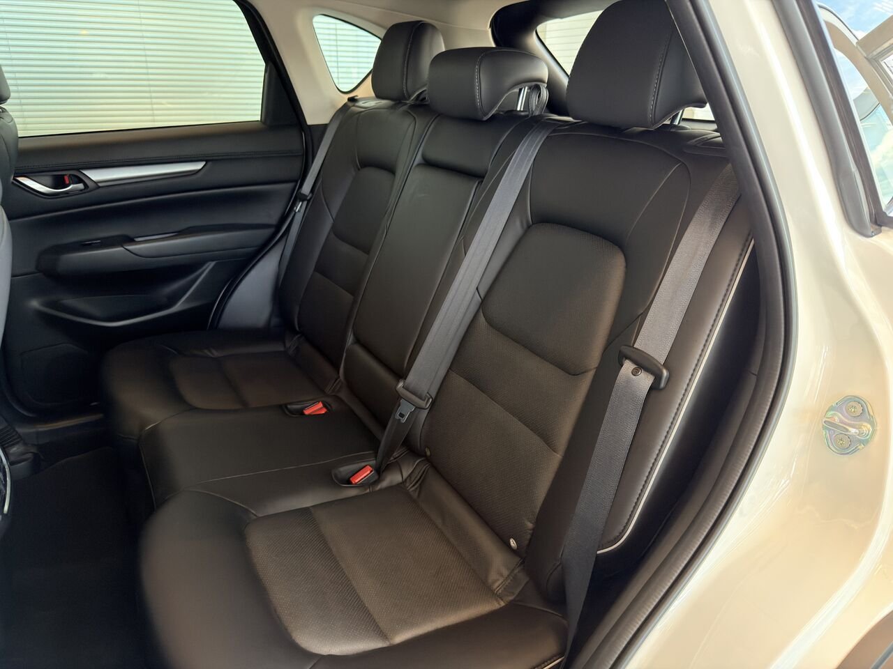 2024 Mazda CX-5 White Notre-Dame-des-Prairies - photo #13