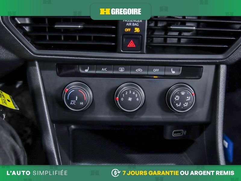 Volkswagen Jetta 2019 Blanc Laval - photo #15
