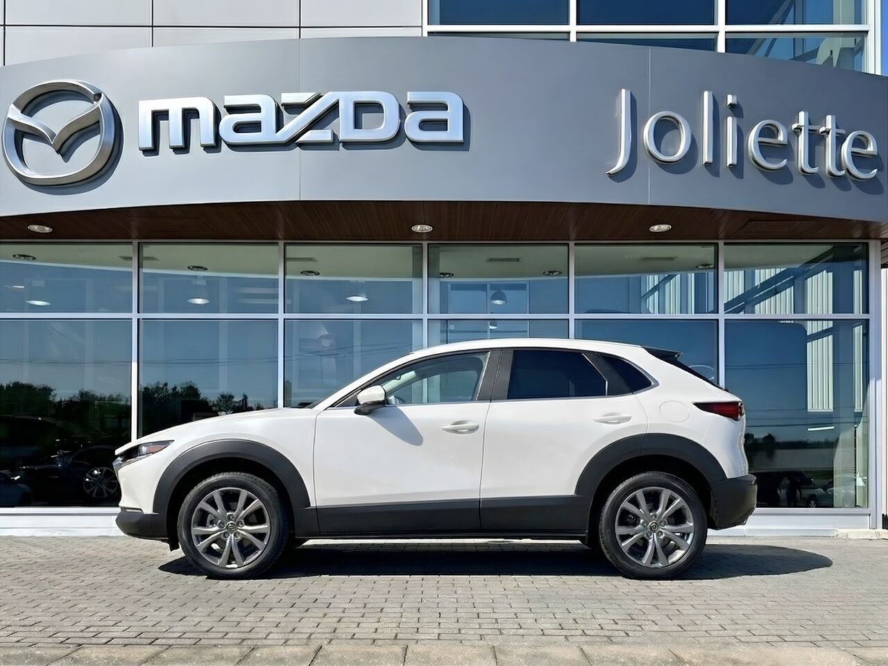 2026 MAZDA CX-30 Snowflake White Pearl Notre-Dame-des-Prairies - photo #1
