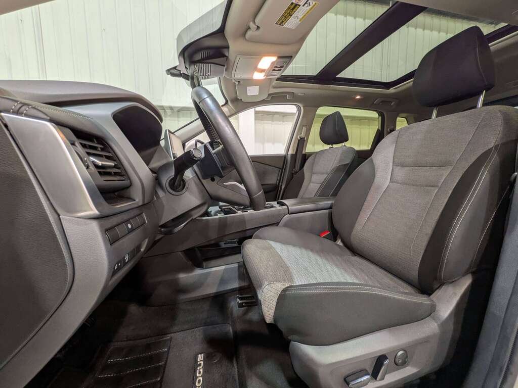 2023 Nissan Rogue AWD SV Midnight Edition Beige Val-David - photo #1