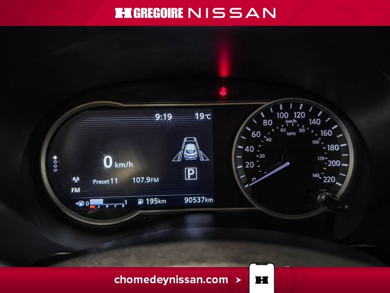 2020 Nissan Kicks White Laval - photo #17
