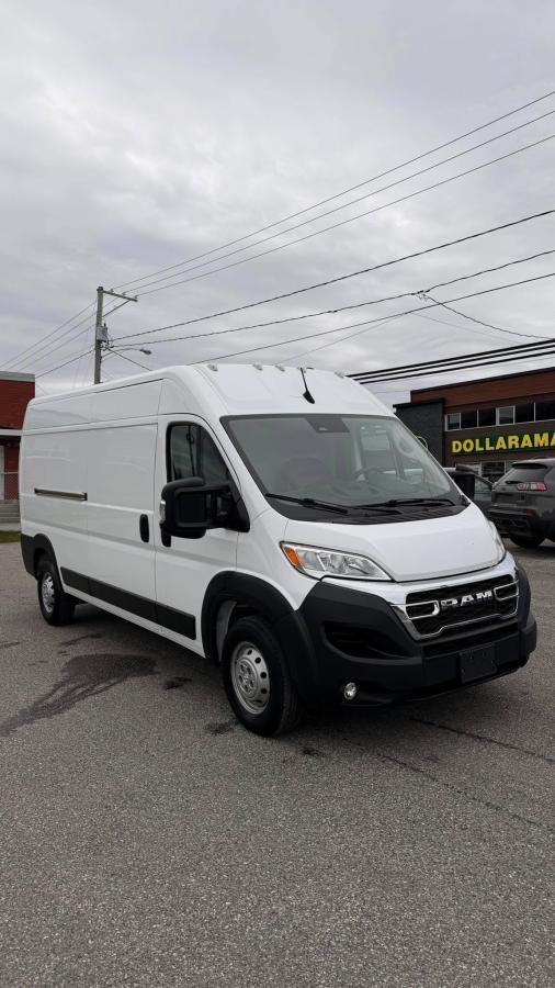 2023 RAM ProMaster Cargo Van White Lac Mégantic - photo #1