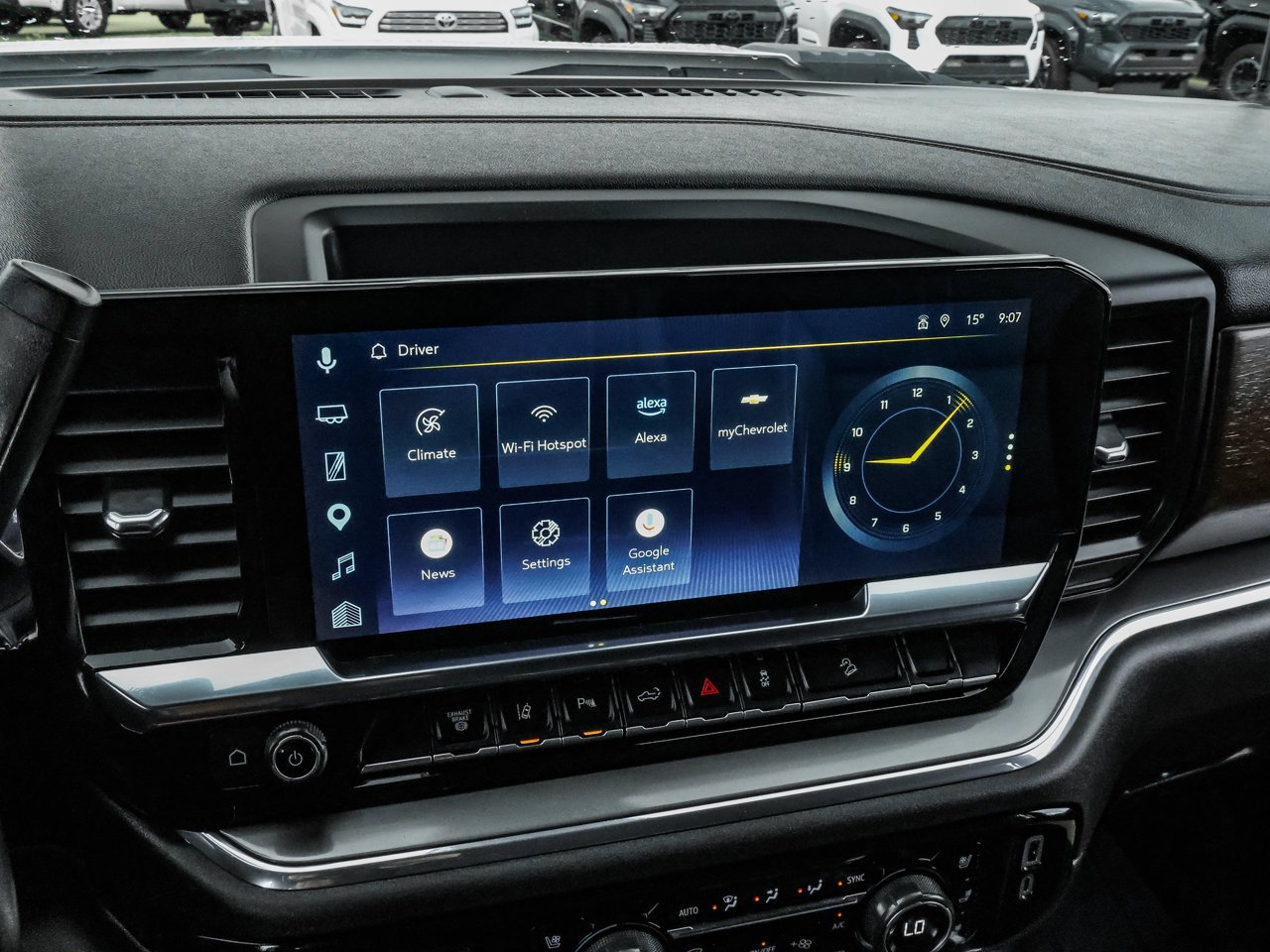2024 Chevrolet Silverado 3500HD 4WD Crew Cab 159 High Country White Sherwood Park - photo #27