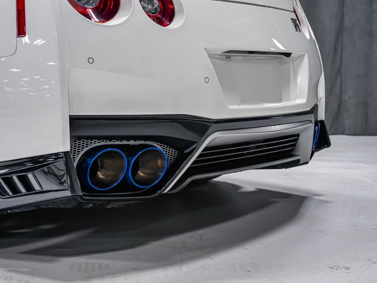 2023 Nissan GT-R PREMIUM White Montreal - photo #12
