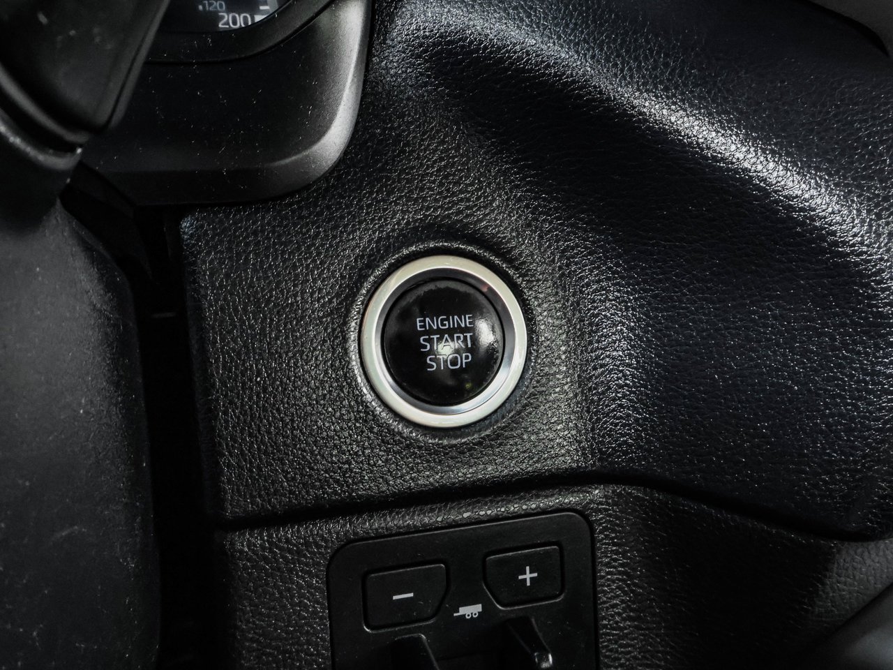 2023 Toyota Tundra 4x4 Crewmax SR Blue Sherwood Park - photo #24