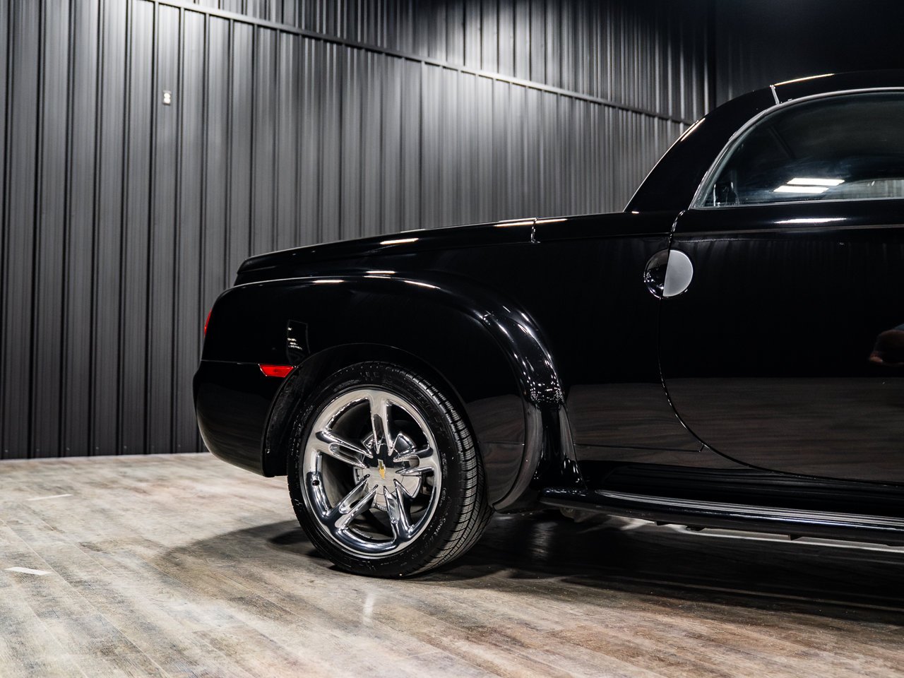 2006 Chevrolet SSR Reg Cab 116.0 WB Smokin' Asphalt Sherwood Park - photo #9