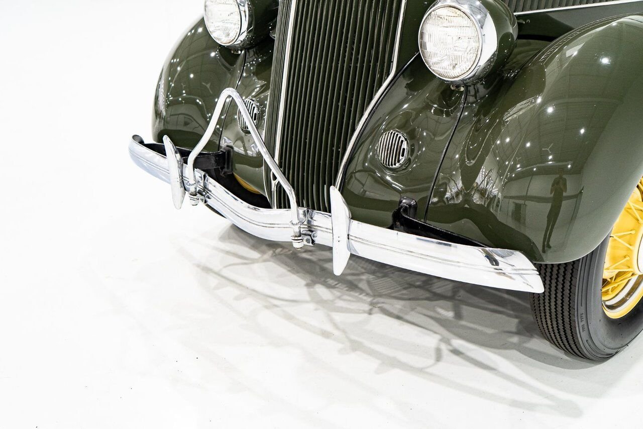 1936 Ford Model 48 Phaeton PRIX EN USD | Beautifully presented in original condition Green Montreal - photo #40