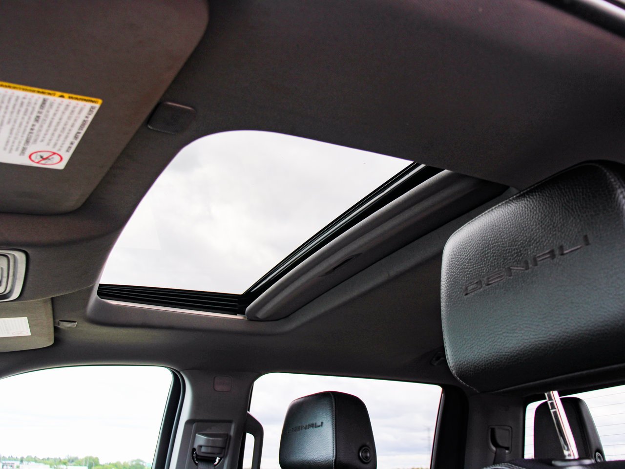 2023 GMC Sierra 2500HD 4WD Crew Cab 159 Denali White Sherwood Park - photo #29