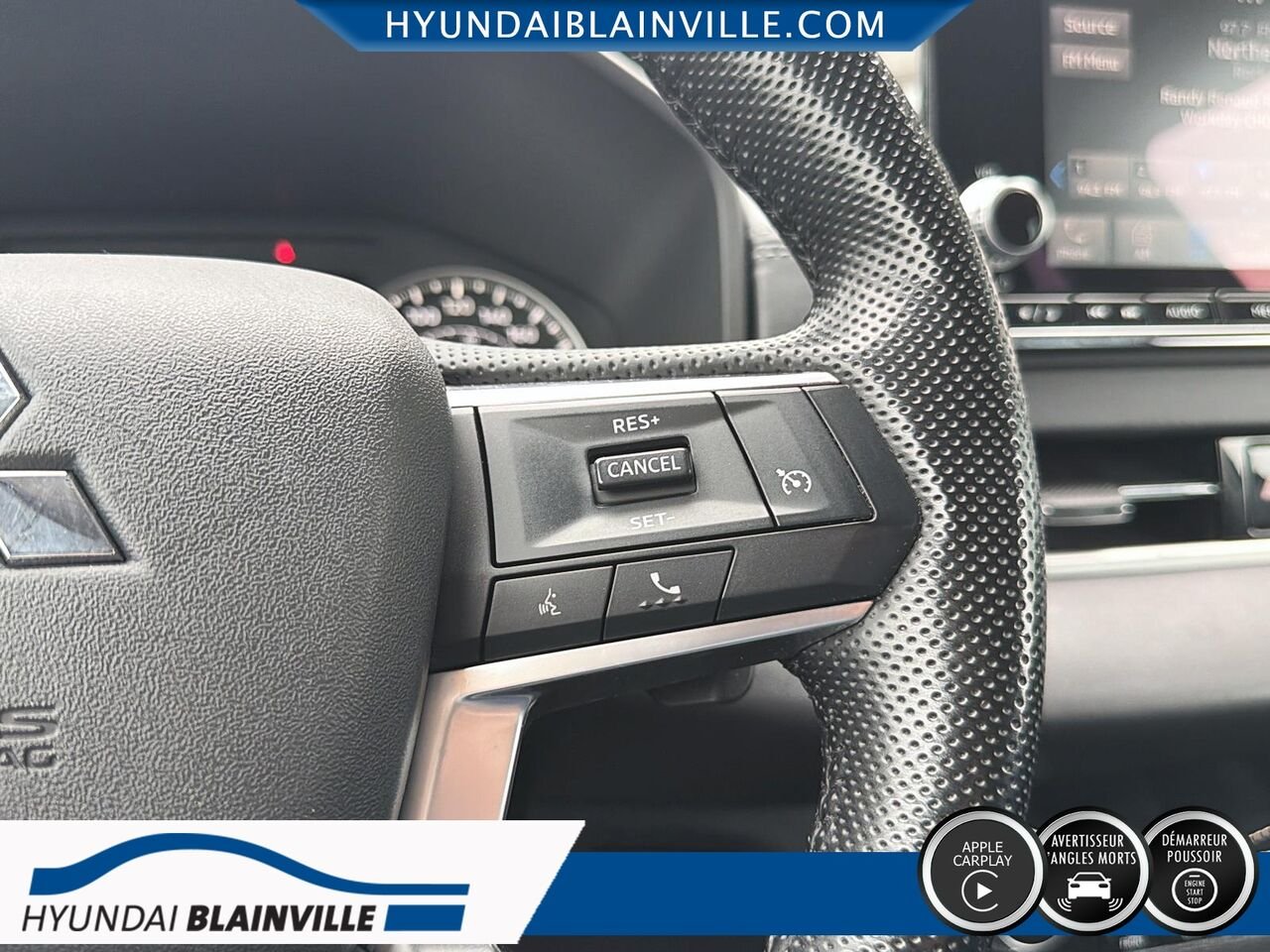 2022 Mitsubishi Outlander White Blainville - photo #14