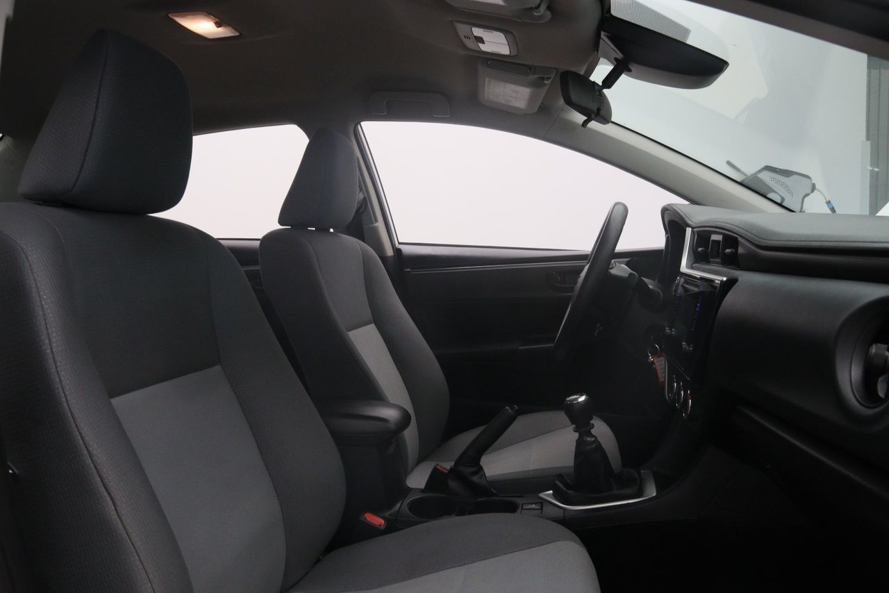 Toyota Corolla NIV 2T1BURHE5JC086477 2018 Blanc Baie-Comeau - photo #14