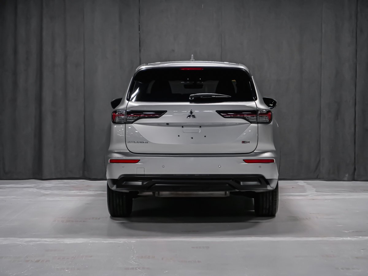 Mitsubishi Outlander ES S-AWC SIEGES CHAUFFANTS APPLE CARPLAY 2025 Gris Montréal - photo #2