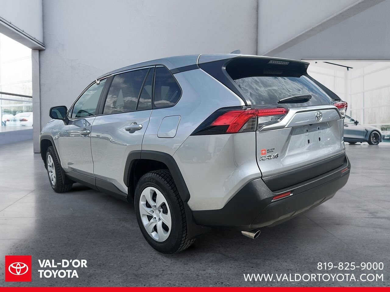 Toyota RAV4 LE TI 2025 Argent Val-d'Or - photo #3