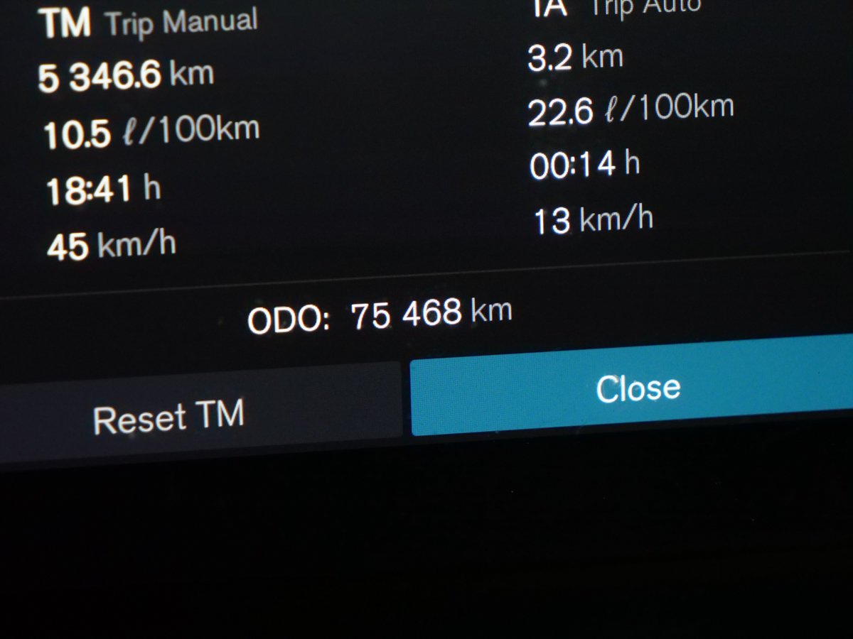 2023 Volvo XC60 Ultimate Dark Theme Purple Montreal - photo #11