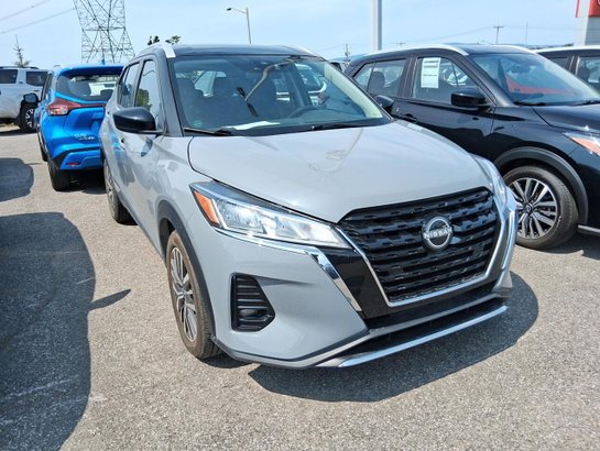Nissan Kicks SV TA 2023 2023 Gris