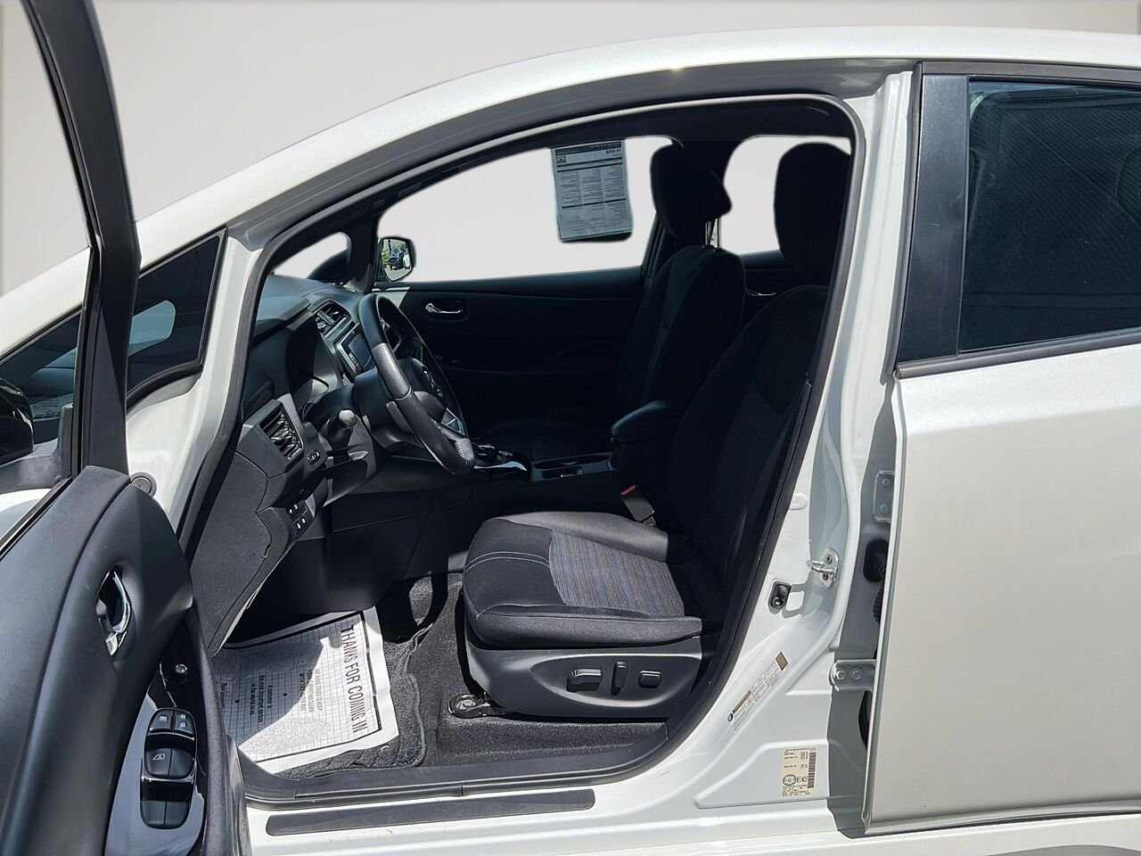 Nissan LEAF SV 40 KWH 2021 Blanc Québec - photo #7