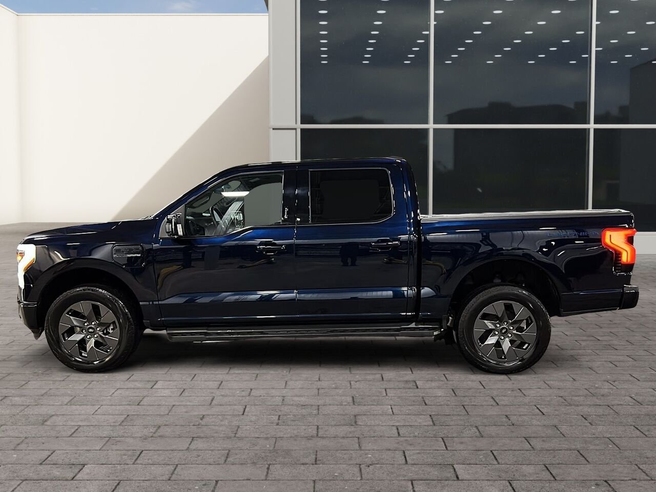 2023 Ford F-150 Lightning GROUPE 510 A, standard range Blue Québec - photo #4