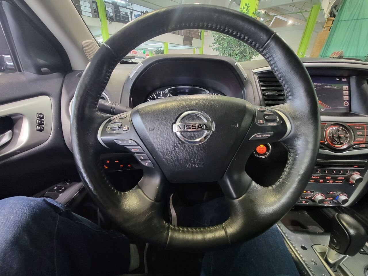 2018 Nissan Pathfinder Black  - photo #19