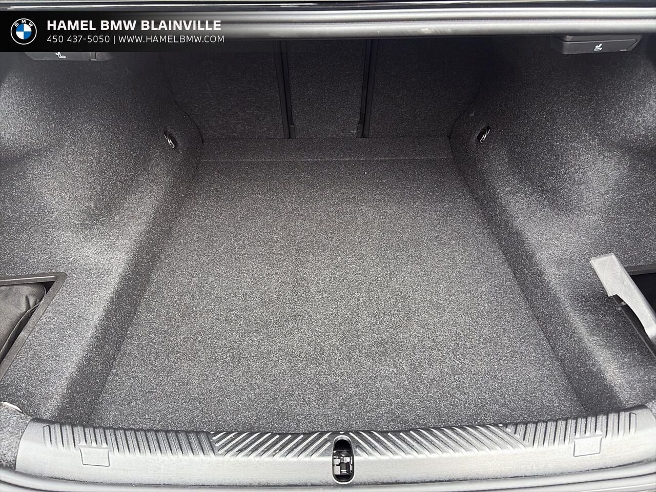 BMW Série 5 530i xDrive berline 2024 Noir Blainville - photo #5