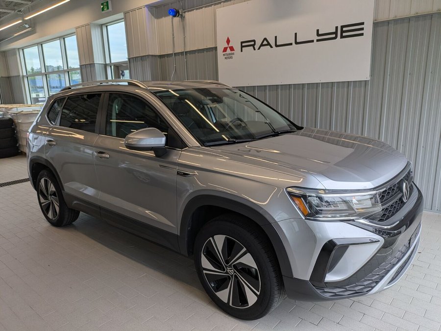 2024 Volkswagen Taos Comfortline 4MOTION Grey