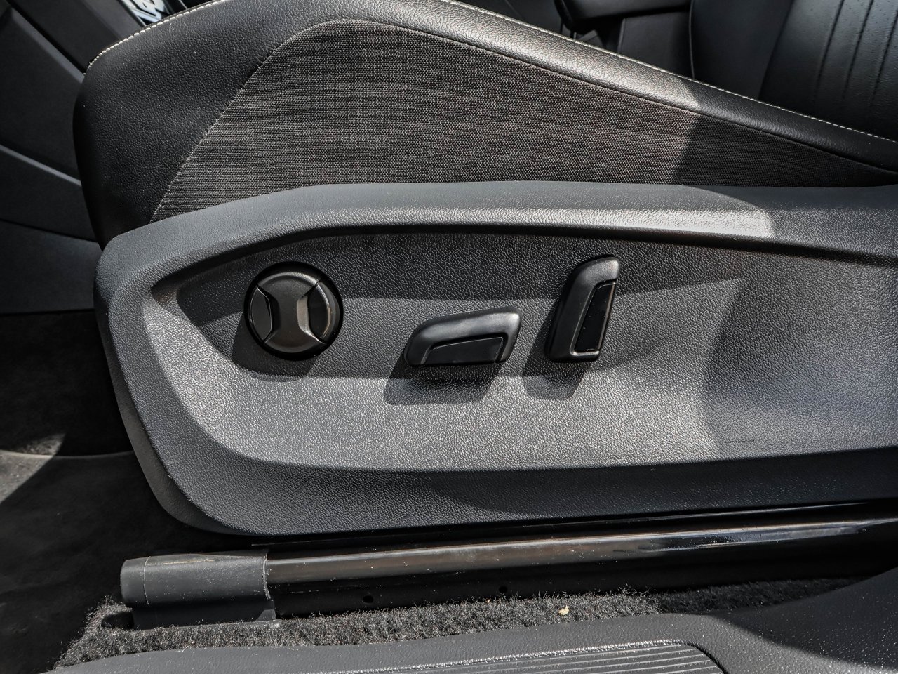 2024 Volkswagen Tiguan Comfortline 4MOTION Grey Sherwood Park - photo #20