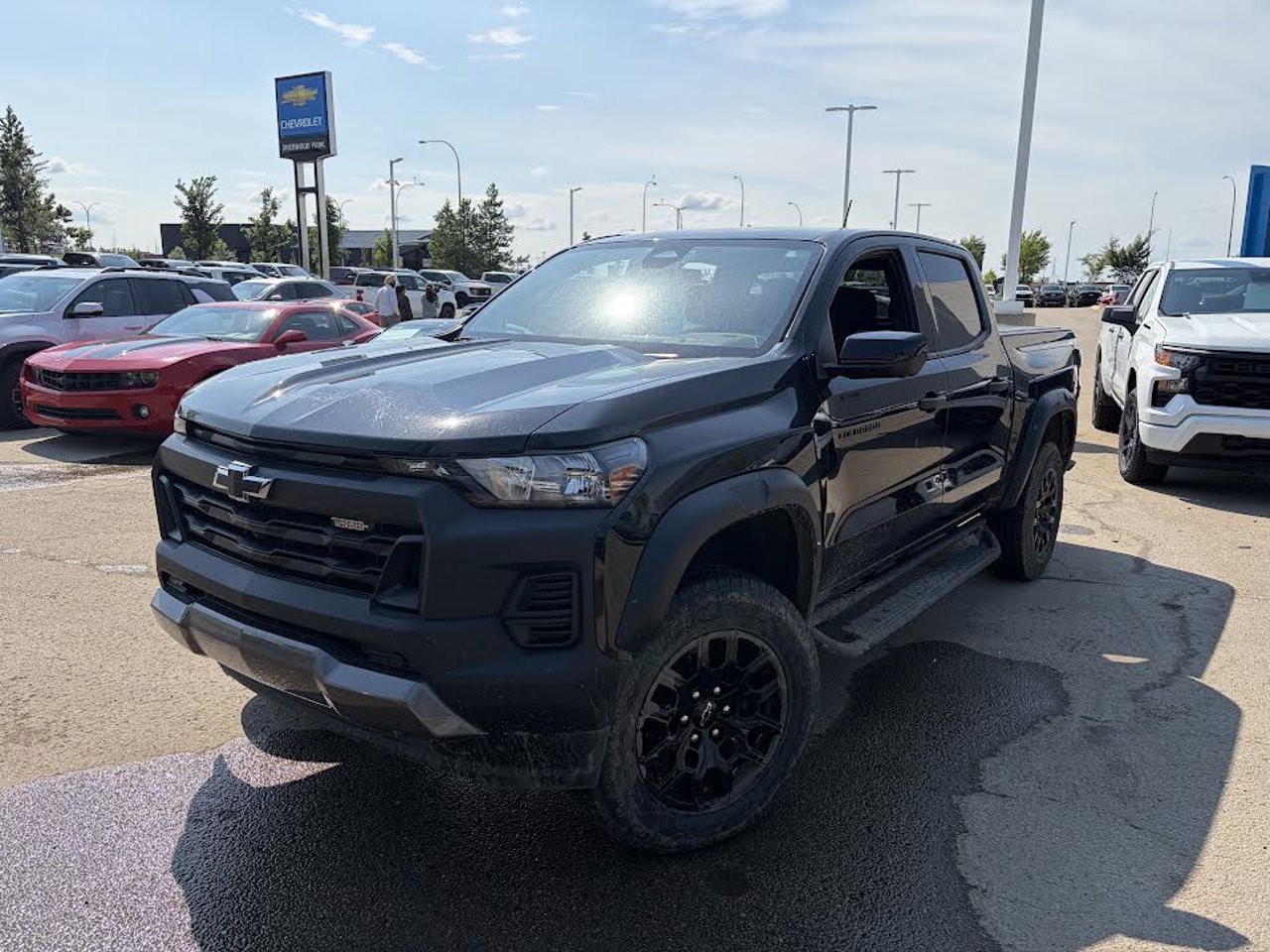 2023 Chevrolet Colorado 4WD Crew Cab Trail Boss Black Sherwood Park - photo #2