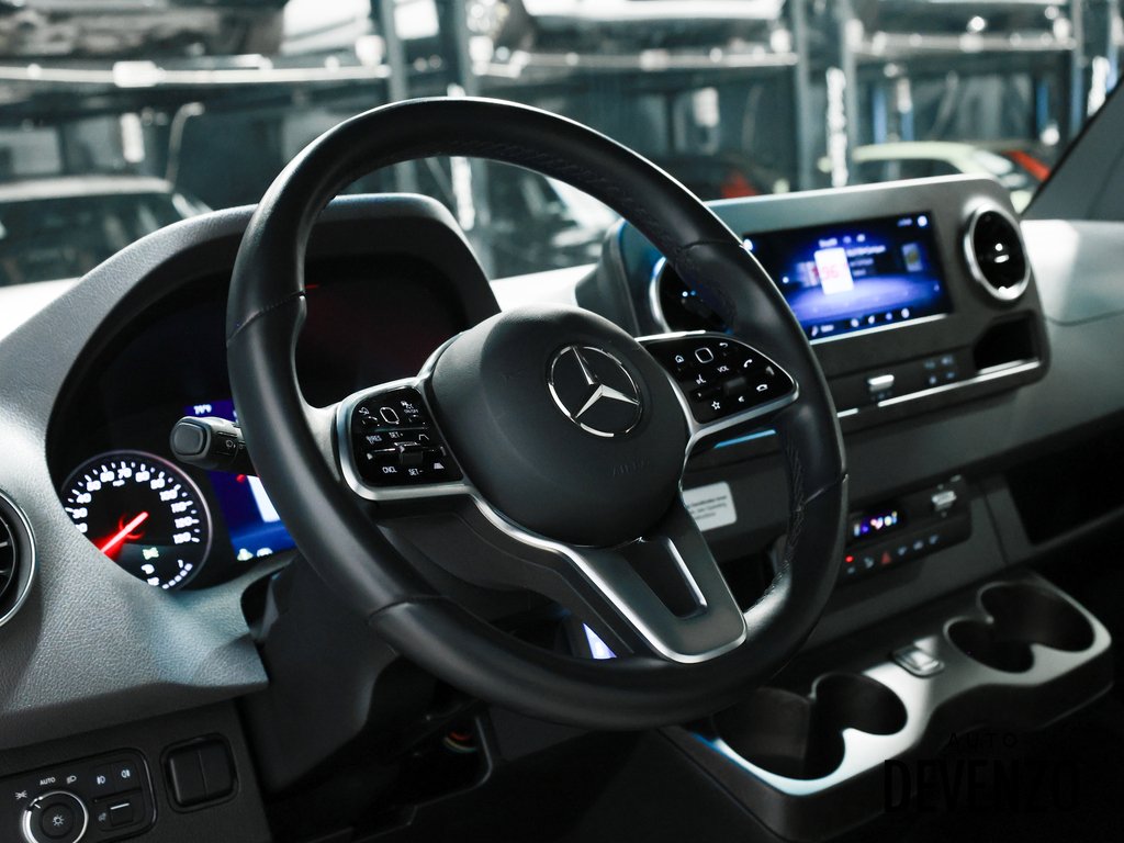 2022 Mercedes-Benz Sprinter fourgonnette utilitaire Black Saint-Eustache - photo #23