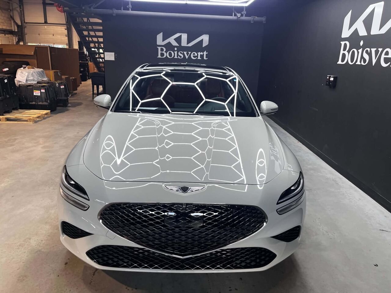 Genesis G70 2024 Gris Blainville - photo #2