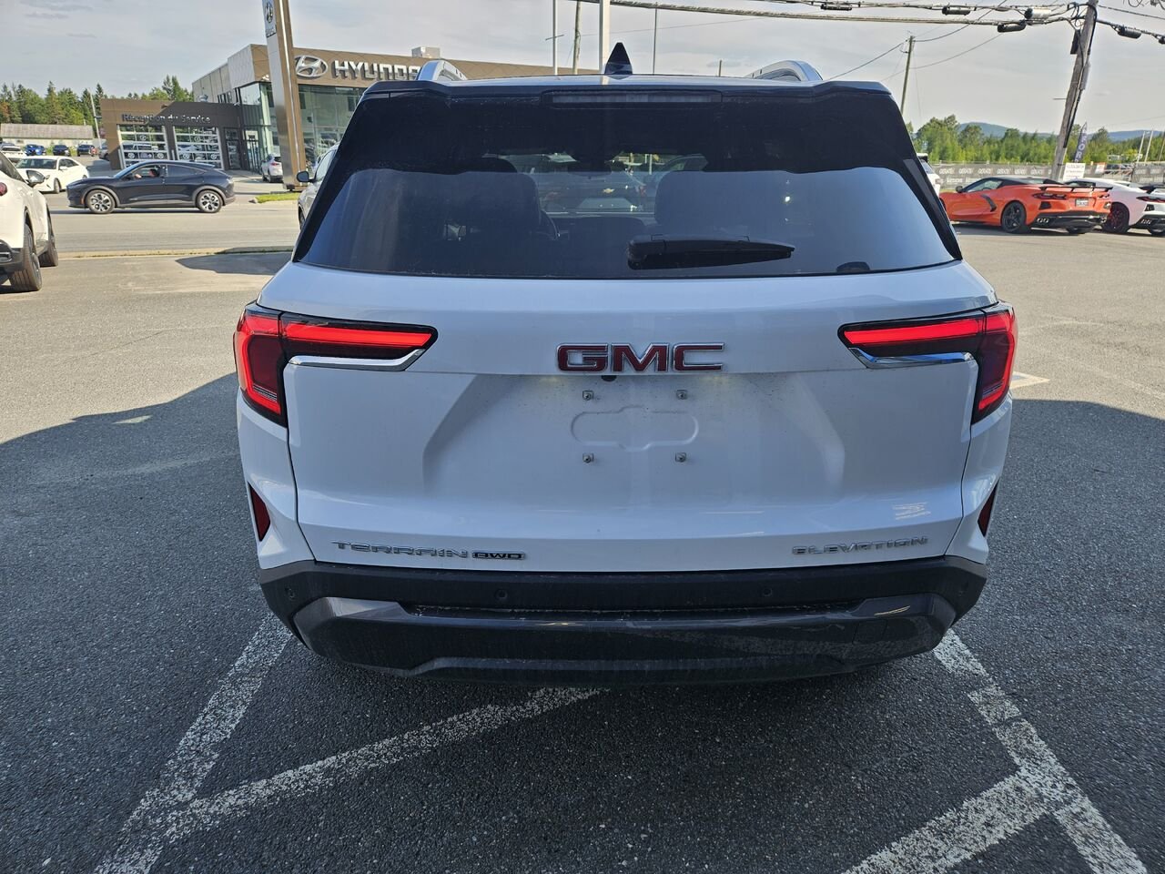 2026 GMC Terrain Élévation 4 portes TI Summit White Thetford Mines - photo #3
