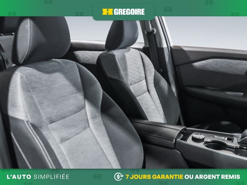 Nissan Rogue 2023 Blanc Laval - photo #26