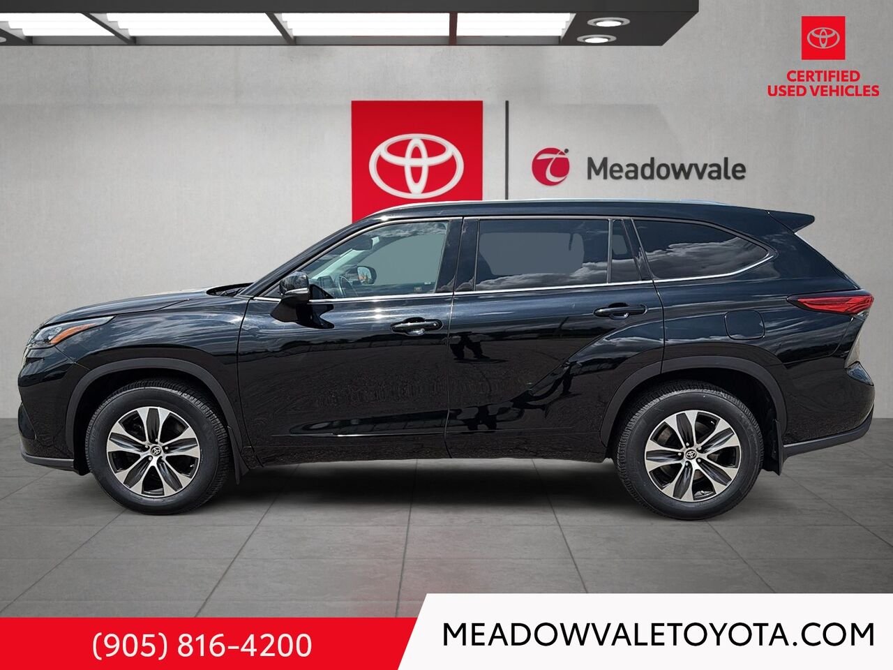2020 Toyota Highlander New Tires, One Owner Black Mississauga - photo #5