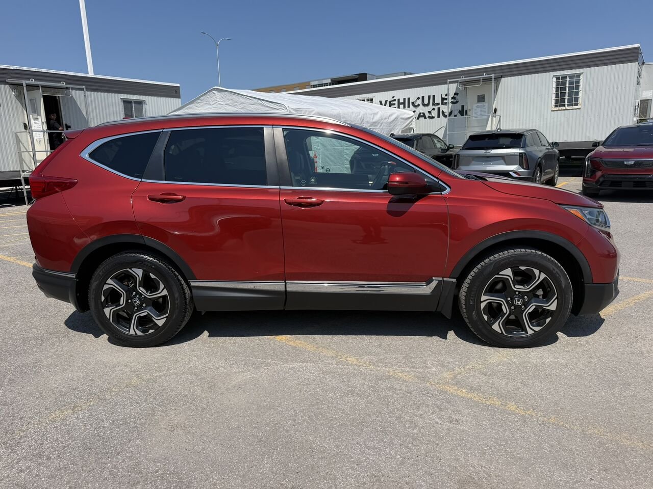 2017 Honda CR-V TOURING AWD Red Laval - photo #1