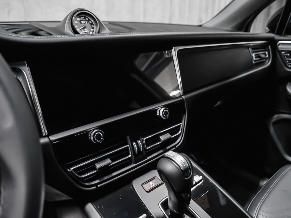 2025 Porsche Macan GTS Black Montreal - photo #16