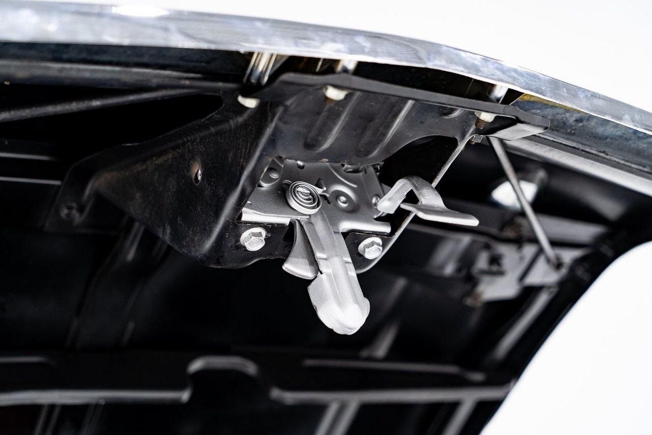 Chevrolet Bel Air Beautifully presented. Restored in desirable color combo | PRIX EN USD 1957 Noir Montréal - photo #85