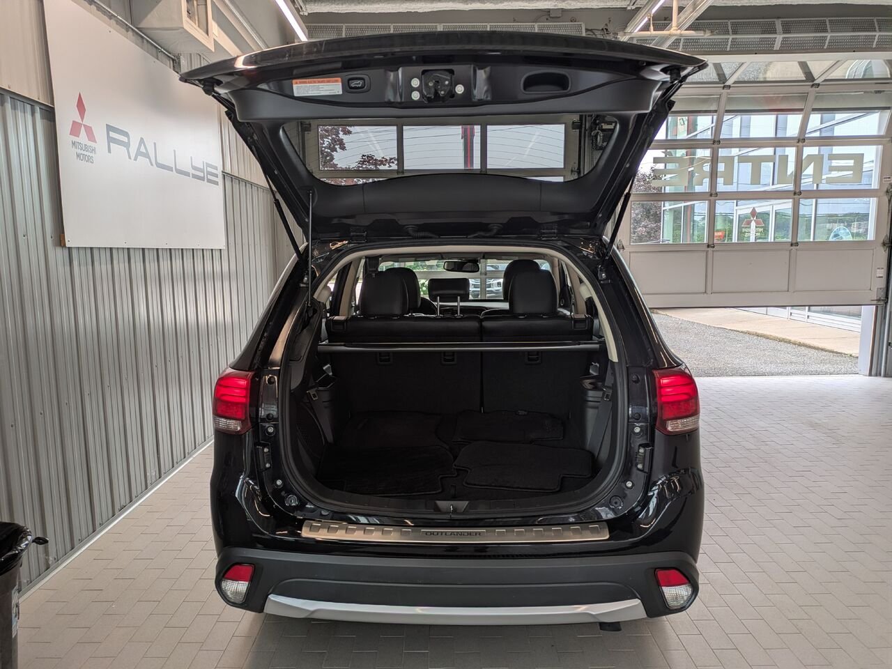 2016 Mitsubishi Outlander Black Gatineau - photo #3