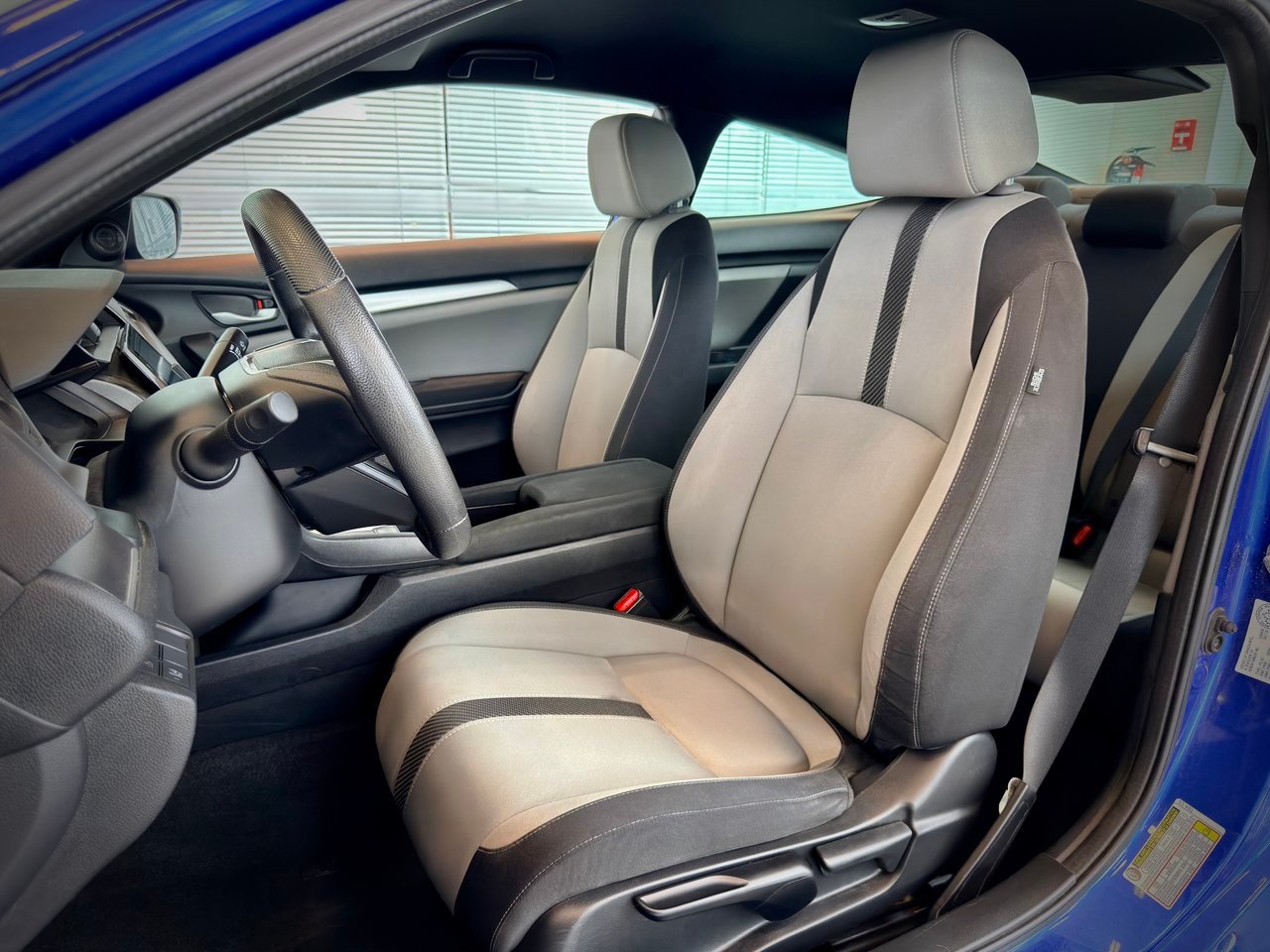 2018 Honda Civic Coupe Blue Notre-Dame-des-Prairies - photo #13