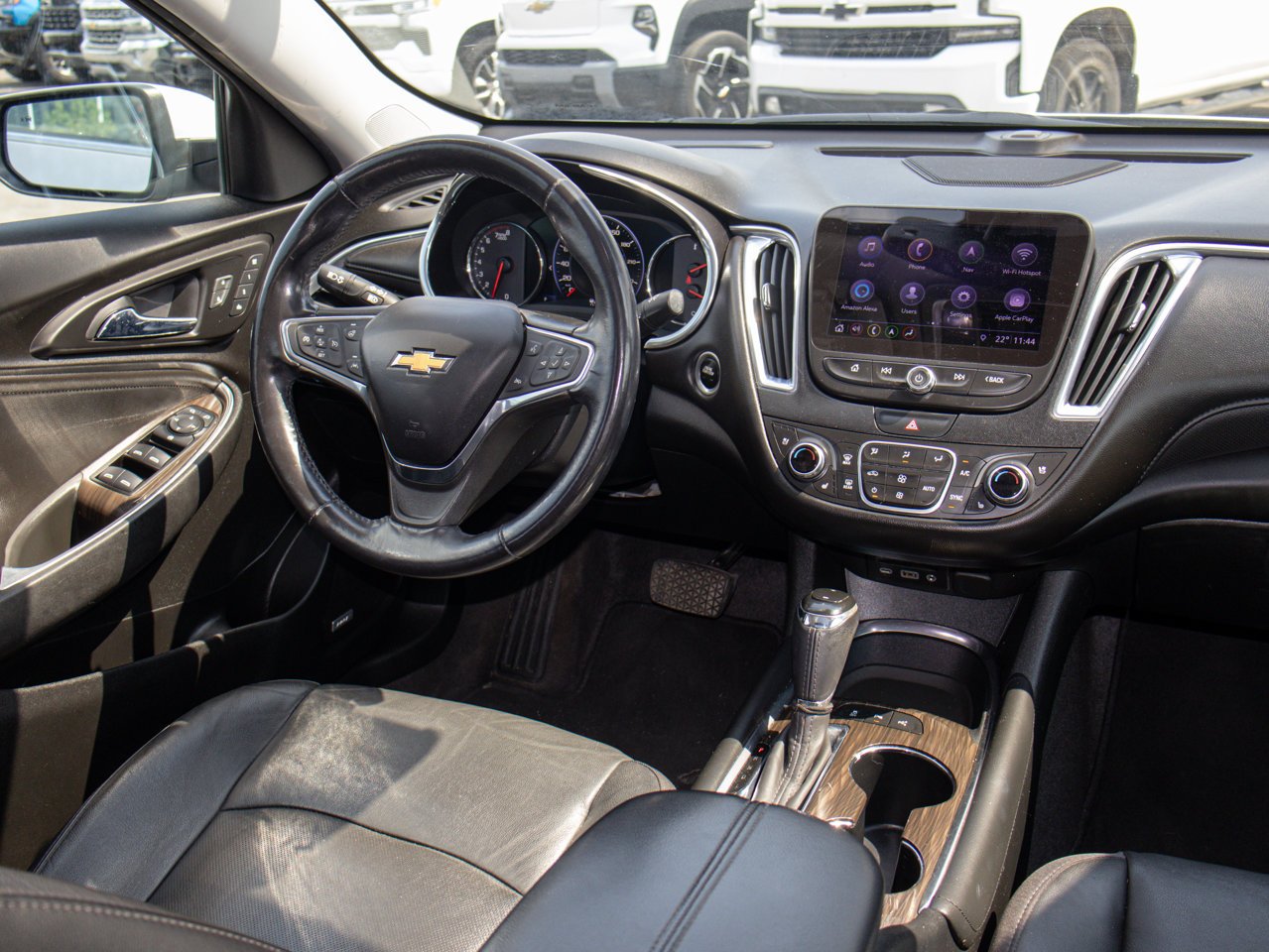2020 Chevrolet Malibu 4dr Sdn Premier White Sherwood Park - photo #30