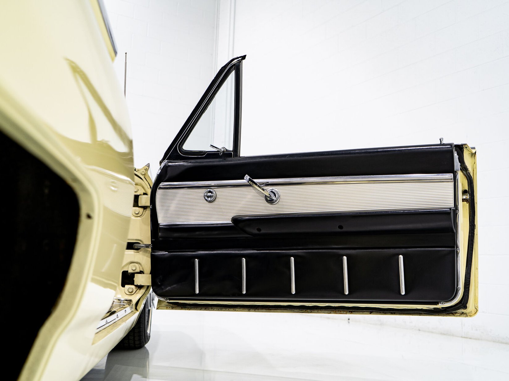 Ford Thunderbird Beautifully Presented From Older Restoration with original bill of sale 1962 Jaune Montréal - photo #58