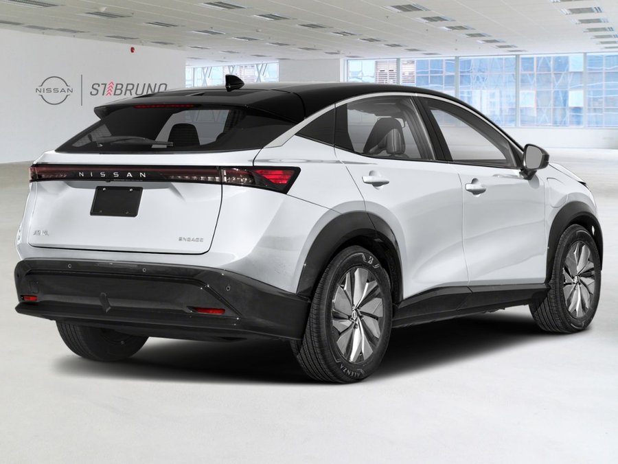 2026 Nissan ARIYA 2026 Everest White Pearl Tricoat/Black Diamond Pearl