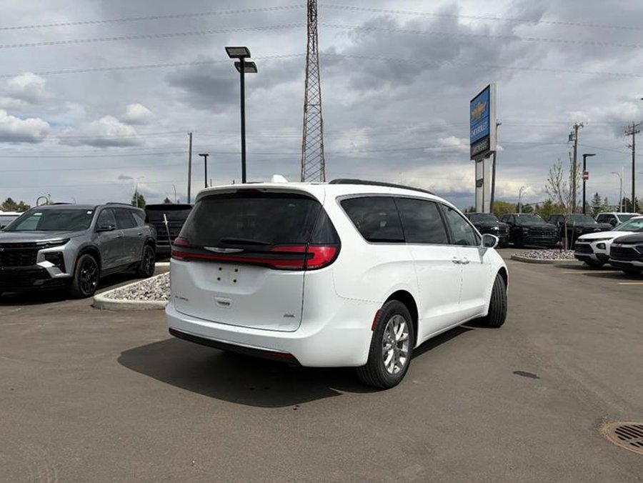 2022 Chrysler Pacifica 2022 White