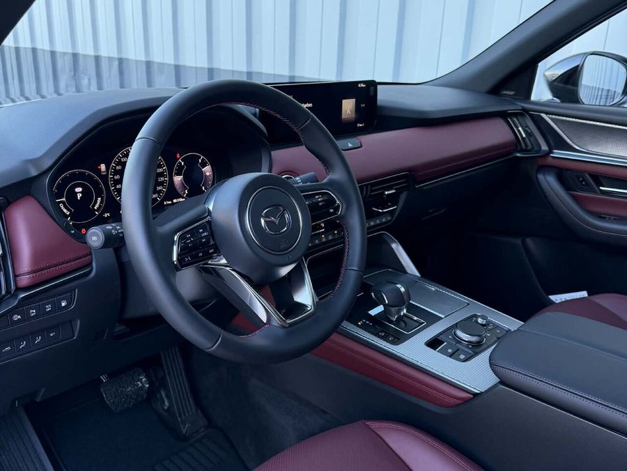 2025 Mazda CX-70 PHEV Éligible à une subvention gouvernementale allant jusqu’à 7500$ Zircon Sand Metallic