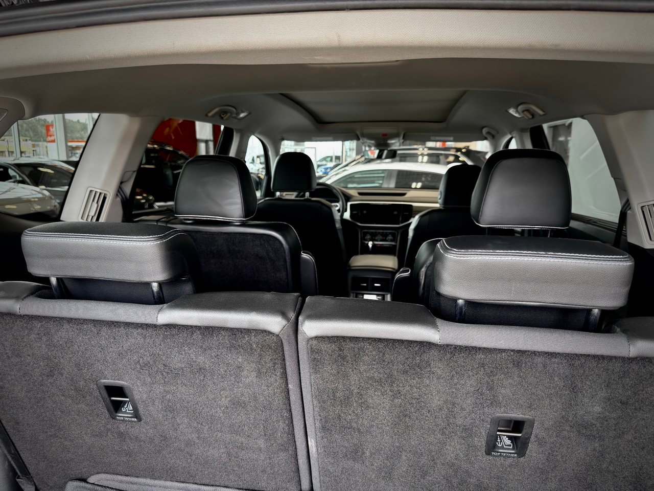 2022 Volkswagen Atlas Black Notre-Dame-des-Prairies - photo #11