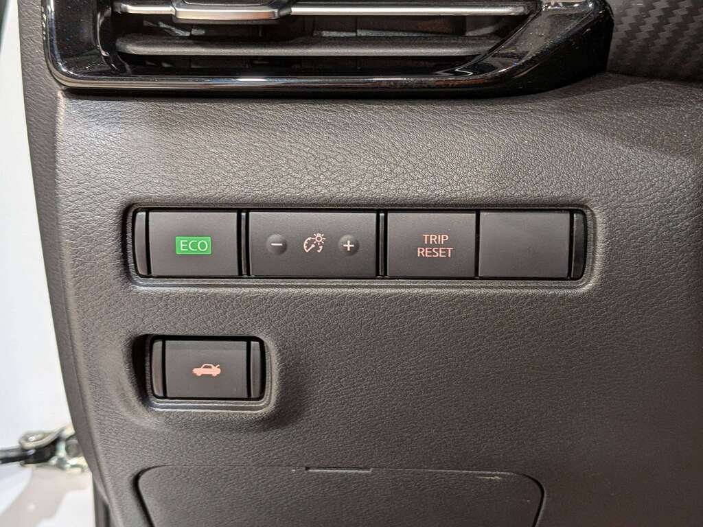 2024 Nissan Sentra SR Manual White Val-David - photo #30