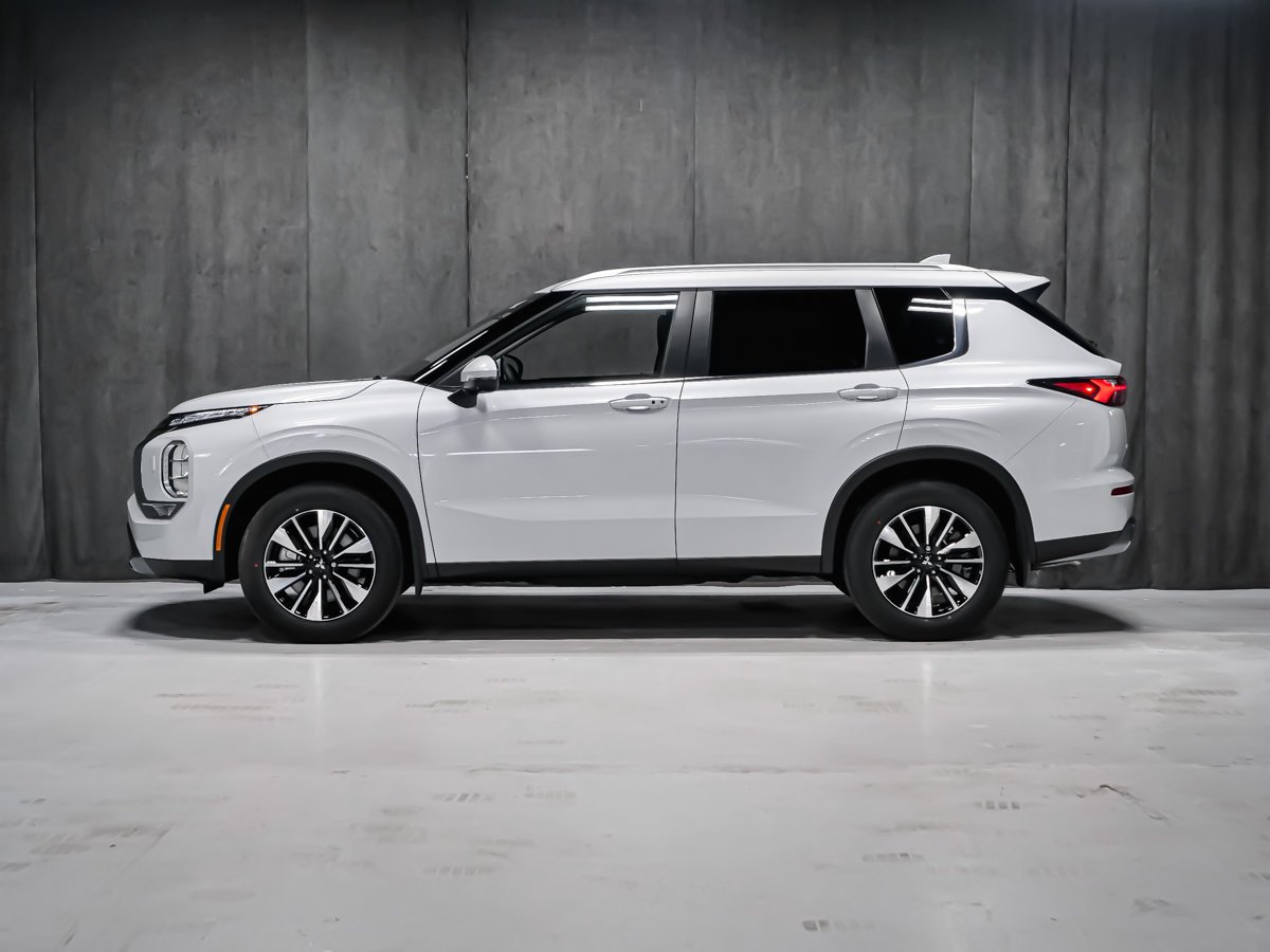 Mitsubishi Outlander LE 2026 Blanc diamant Montréal - photo #2